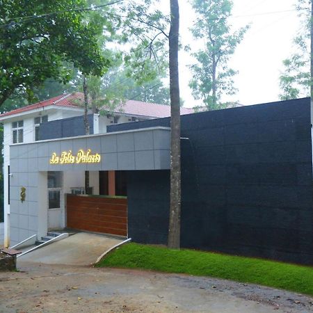 La Feliz Palacio Yercaud Εξωτερικό φωτογραφία
